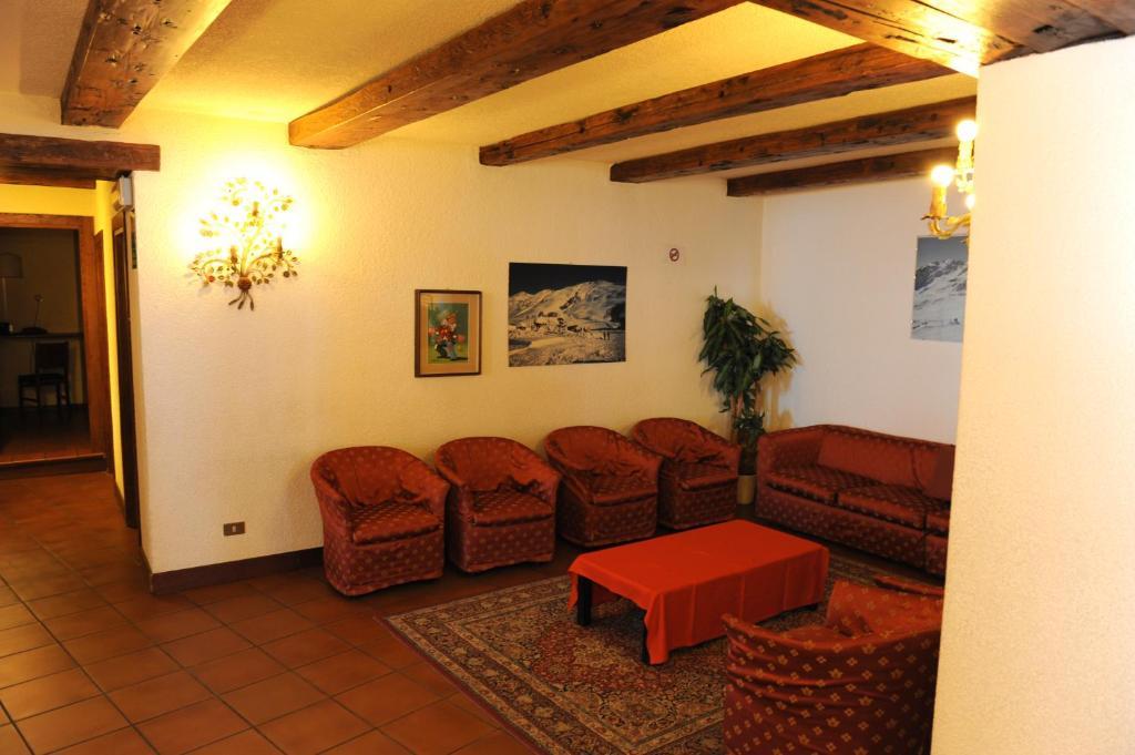 Hotel Arlecchino Madesimo Exterior photo