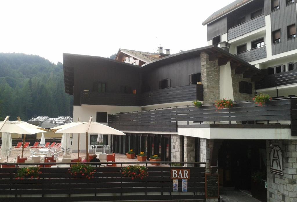 Hotel Arlecchino Madesimo Exterior photo